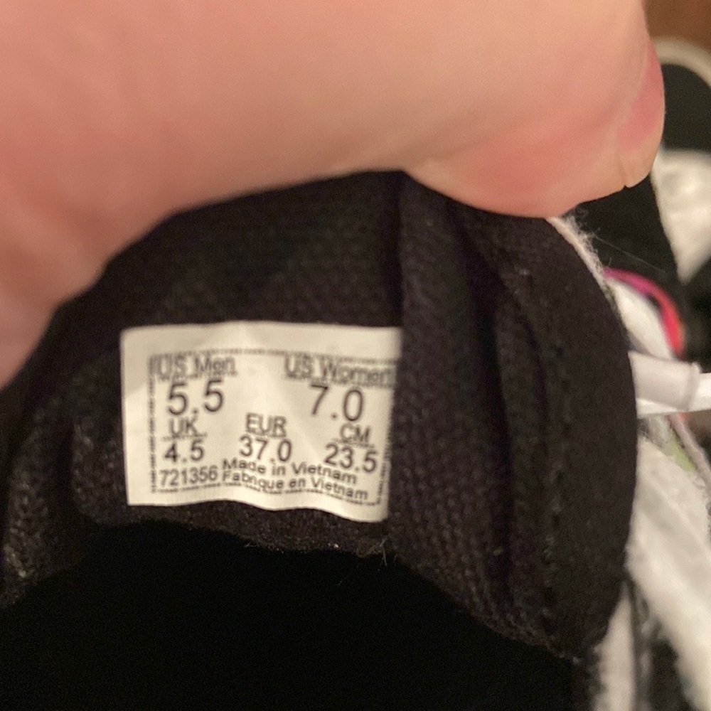 VANs - Picture 5 of 6